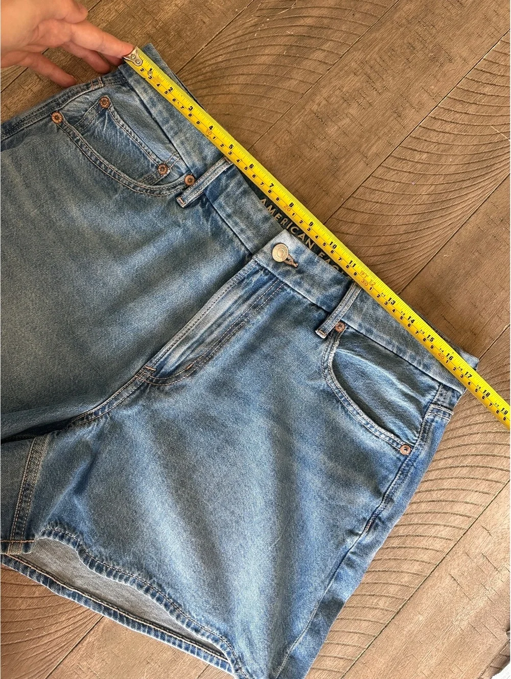 American Eagle Strigid Curvy Relaxed Denim Jean Shorts High Rise Women’s size 14